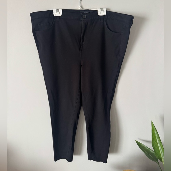 Torrid Bombshell Skinny Ponte Pant Black Sz 22 - Picture 4 of 11